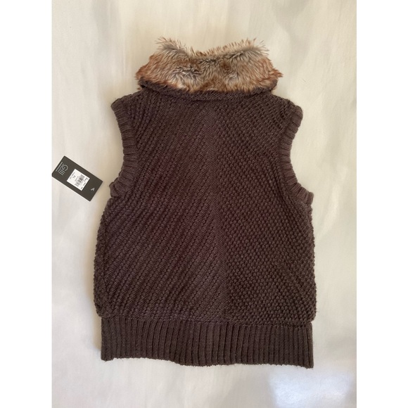 Black Rivet Sweater Vest Glll size XL JR with Faux Collar & Fleece Lined SALE❗️ - Picture 9 of 15